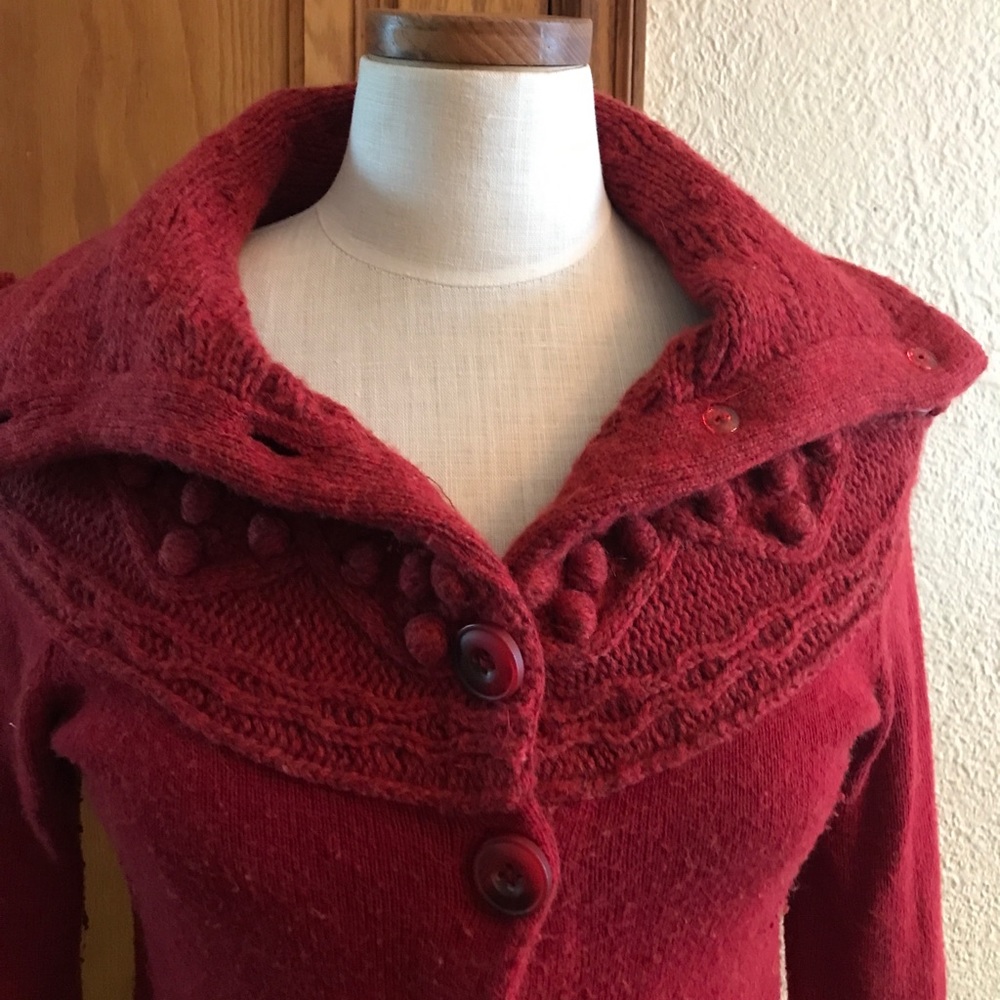 Sleeping on Snow red button up sweater size small